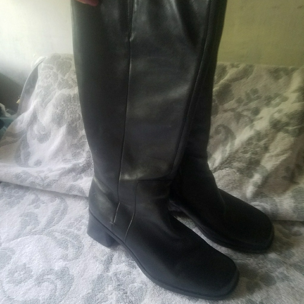 Boots - Picture 2 of 3